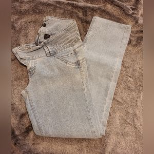 U-Turn Jeans